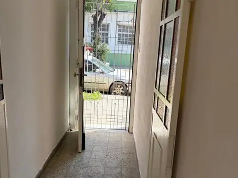 2 AMBINESTES Y 1/2 CASA PH CON TERRAZA