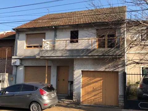CHALET DE 5 AMBIENTES CON DEPARTAMENTO CON ENTRADA INDEPENDIENTE O DEPENDENCIA DE SERVICIO.asa