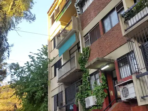 En Venta en Ciudad Jardin Hermoso Departamento de 2 Ambientes con Balcon