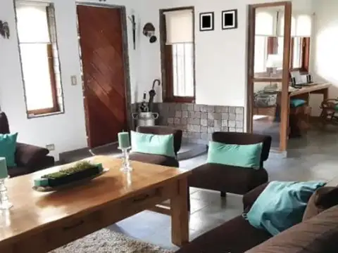 Casa en Venta en Barrio Parque Leloir, USD 275.000