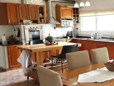 Casa - Barrio Parque Leloir