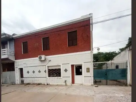 Predio en venta con 6 dptos + local comercial