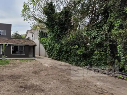 3 LOCALES y 2 DEPTOS - JARDIN - GALPON AL FONDO - Don Torcuato - POZZI