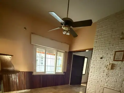 Casa 4 ambientes con 1 baño