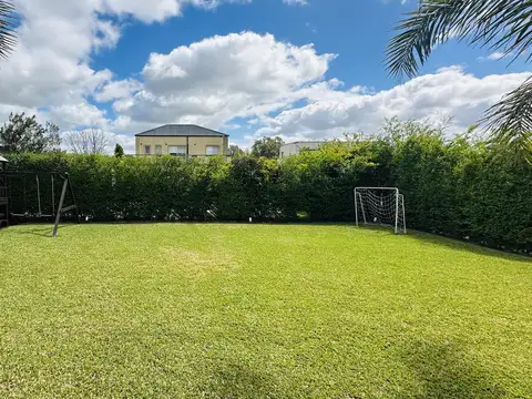 Casa en Venta en Pilar del Este - Santa Guadalupe, USD 340.000