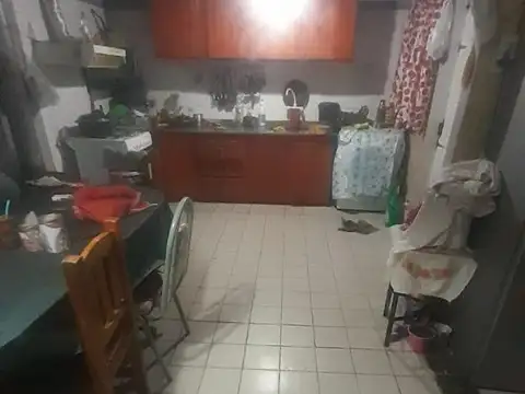 VENDE: LOTE CON VIVIENDAS Y COMERCIO