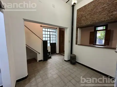 Casa 3 ambientes con 1 baño