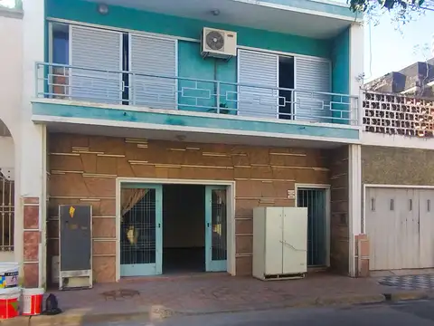 Casa en venta en Guemes Bolivar Centro Cordoba 2 plantas garage
