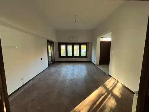 Casa en Venta en Barrio Hipico, USD 450.000
