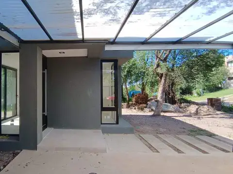 Ruta E53 100, Piso 28