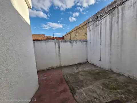 VENTA de Casa para 2 FAMILIAS. 3 Amb. cada uno. Frente y Fondo. Caseros