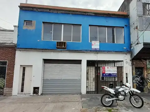 VENTA EN BLOCK. GALPON/DEPOSITO EN PA +  2 LOCALES/OFICINAS EN PB. A MTS DE AV. MITRE.