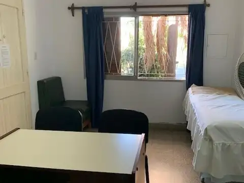 CASA (APTA CLINICA MEDICA) ZENON PEREYRA 2520 - PARQUE FIELD