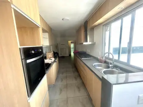 Departamento 5 ambientes con 3 baños