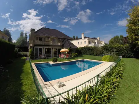 Casa en Alquiler en El Establo, USD 2.100