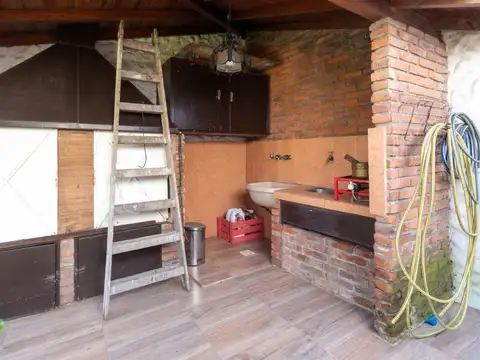 Venta Casa Olivos luminosa con Jardín y parrilla