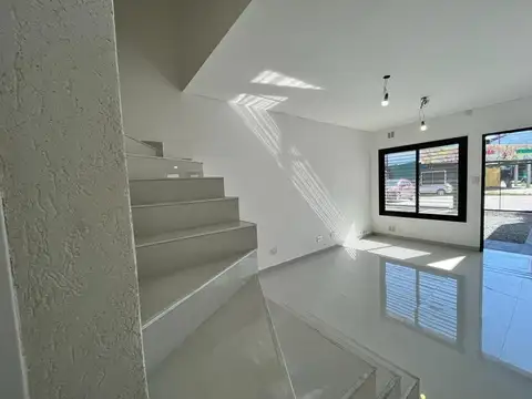 Depto Tipo Casa 3 ambientes con 1 baño
