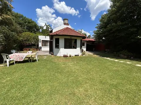 Casa en Venta con 2 cocheras