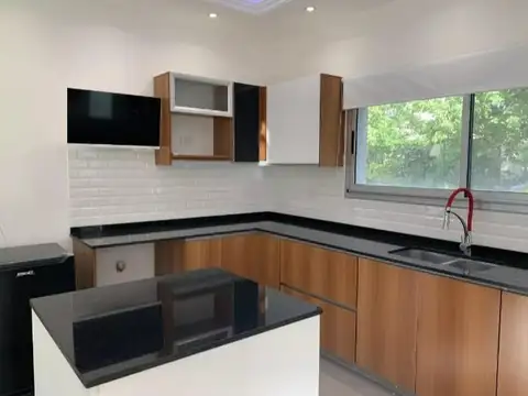 Casa en Venta en Las Orquideas, USD 245.000