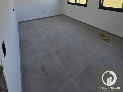 Casa en Alquiler en Funes, USD 1.600