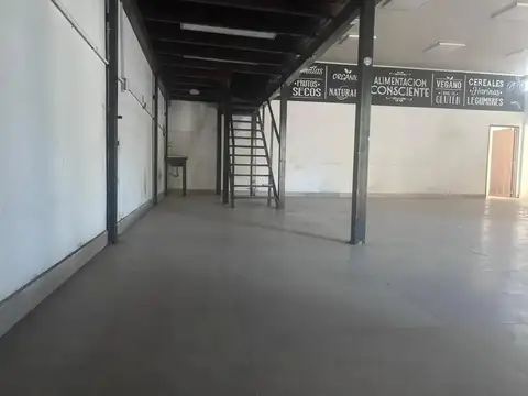 Ubicación estratégica a metros de Av. Directorio!