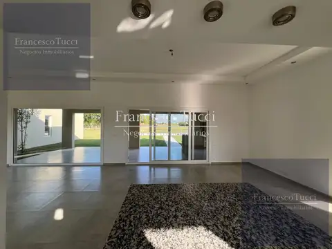 Casa en Venta al Este