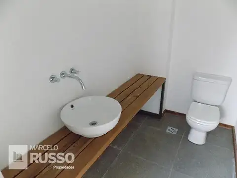 Depto Tipo Casa en Venta con 1 cocheras