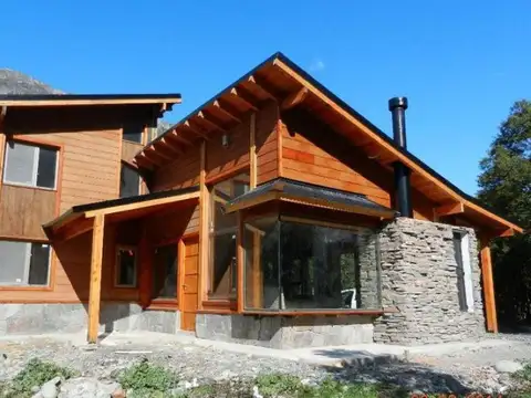 Casa 5 ambientes con 2 baños