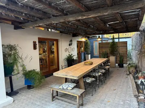 Casa 6 ambientes con 3 baños