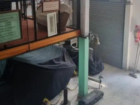 Edificio Comercial en venta - 2 Dormitorios 4 Baños - Lomas de Zamora