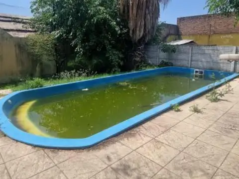 Edificio Comercial en venta - 2 Dormitorios 4 Baños - Lomas de Zamora