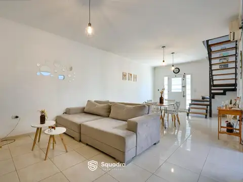 VENTA | PERMUTA - PH de 3 dormitorios con patio y balcón - Barrio Arroyito, Rosario.
