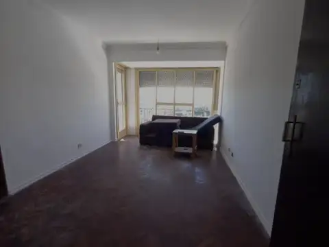 depto. 3 ambientes contrafrente con balcon vista abierta