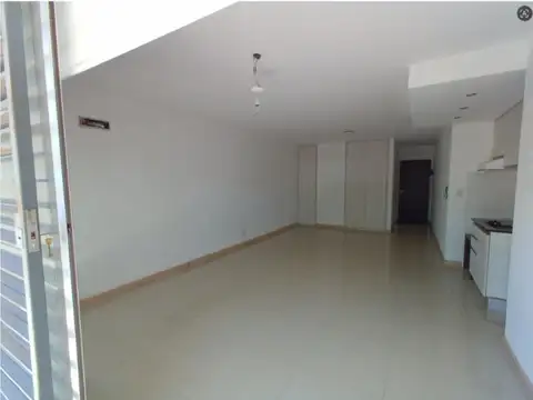 MONOAMBIENTE CON BALCÓN EN ALQUILER