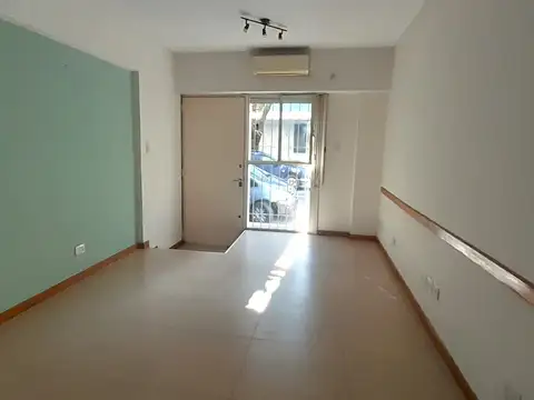 Excelente  2 amb PB con entrada independiente  apto profesional a nuevo