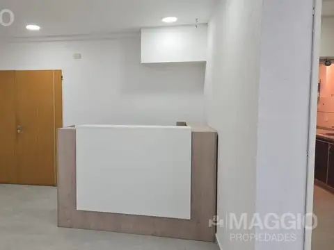 Oficina en Alquiler en Barrio Parque Leloir, $ 1.990.000