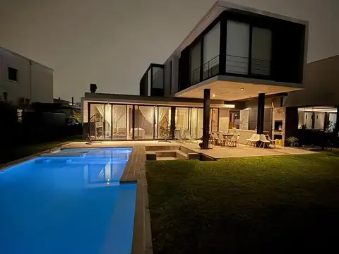 Casa en venta en Los Castaños, NORDELTA. TIGRE. POZZI INMO