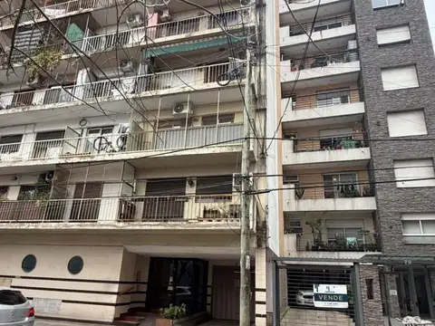 2 Cuadras Estacion Ramos -Dto. Al Frente C/Patio- Impecable