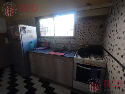 Casa 7 ambientes con 2 baños