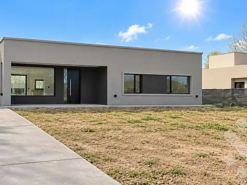 Venta Casa 3 dormi - Bº Canales de Plottier