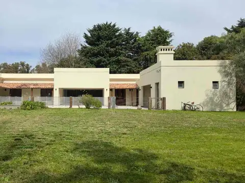 Casa 4 ambientes con 3 baños