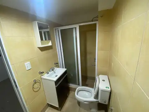 Alquiler  departamento monoambiente con balcón en Barrio Nuestra Señora de Lourdes
