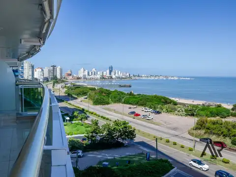 Venta Apartamento en Coral Tower Playa Mansa 100