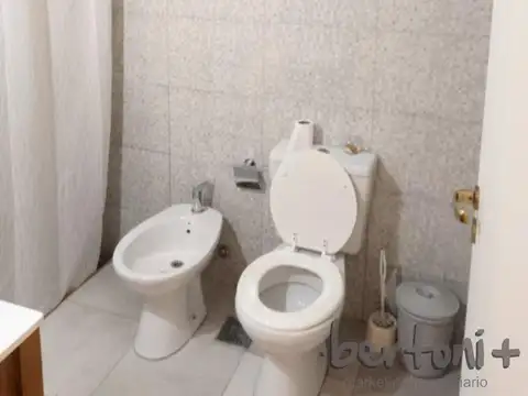 CASA 2 DORMITORIOS, LUMINOSA, CENTRICA, APTA CREDITO