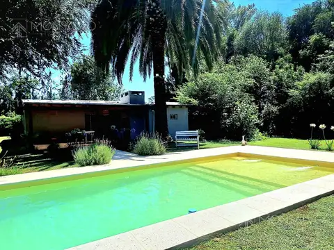 CASA QUINTA 2 AMBIENTES CON PERGOLA Y PISCINA