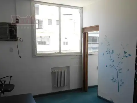 Avenida Presidente Julio A Roca al 700