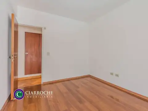 Semipiso Apto Profesional con Cochera en RECOLETA