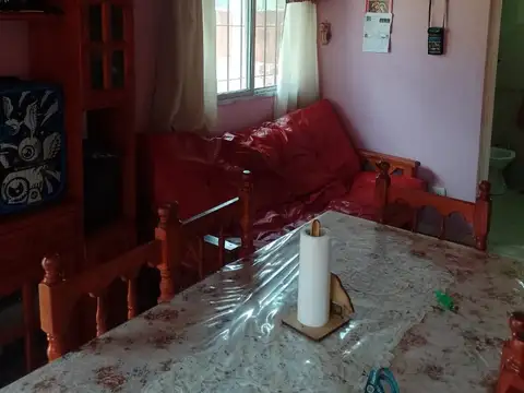 HERMOSA CASA EN TORTUGUITAS. AMPLIO PARQUE.