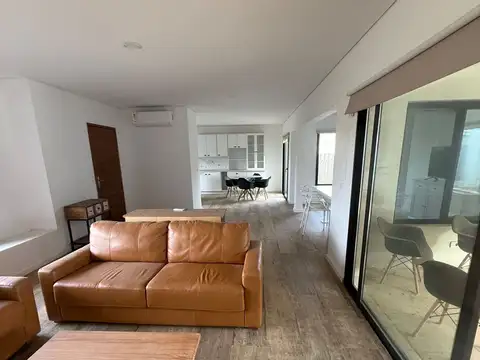 Casa 5 ambientes con 4 baños