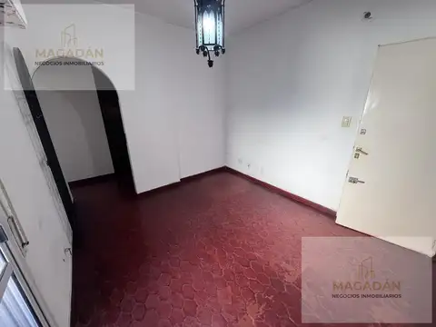 Alquiler- Departamento de dos ambientes con cochera en Ramos mejía
